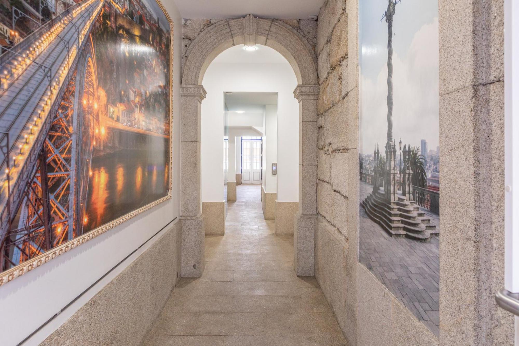Deluxe Spacious Flats W Mezzanine By Host Wise Apartment Porto Bagian luar foto