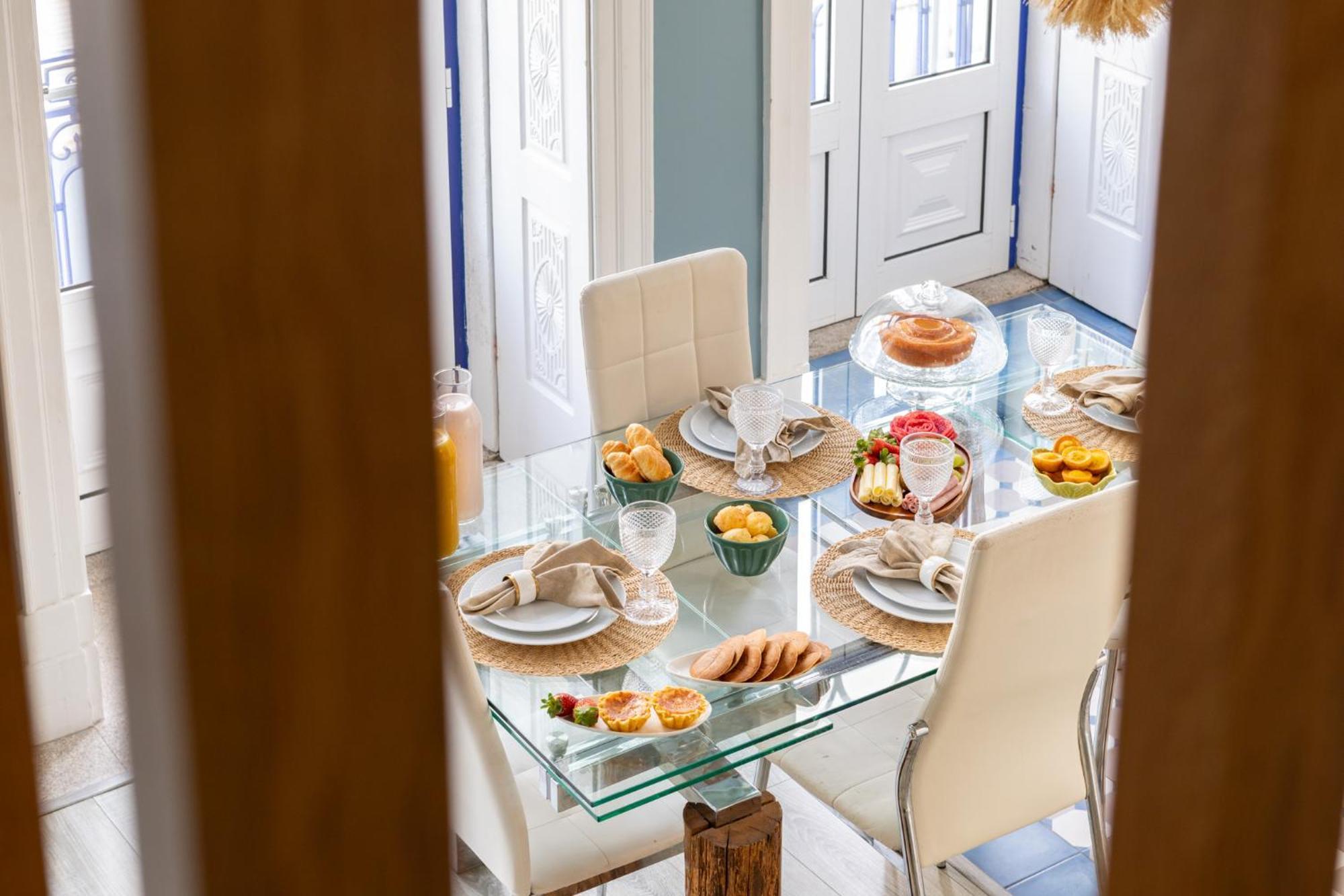 Deluxe Spacious Flats W Mezzanine By Host Wise Apartment Porto Bagian luar foto