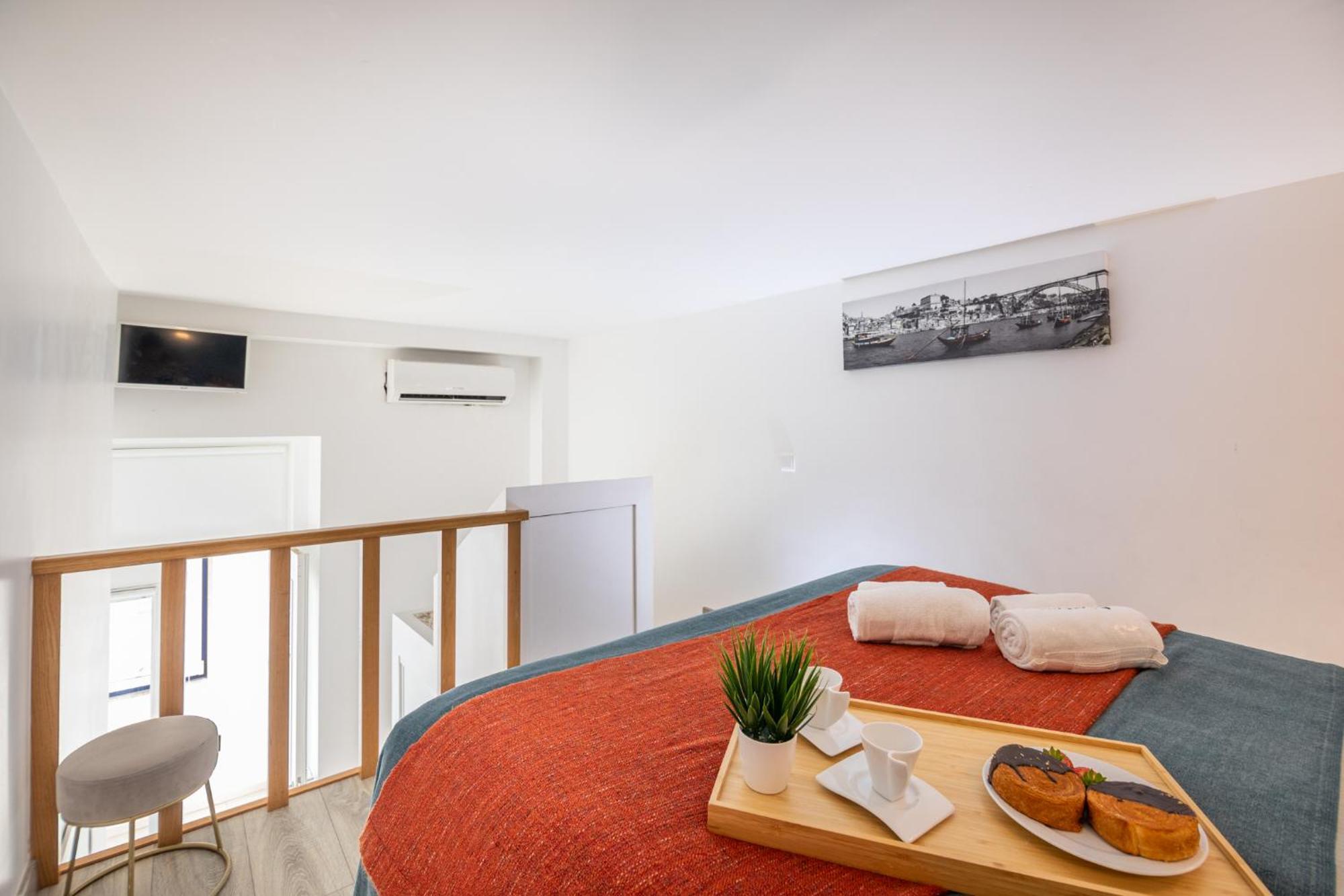 Deluxe Spacious Flats W Mezzanine By Host Wise Apartment Porto Ruang foto
