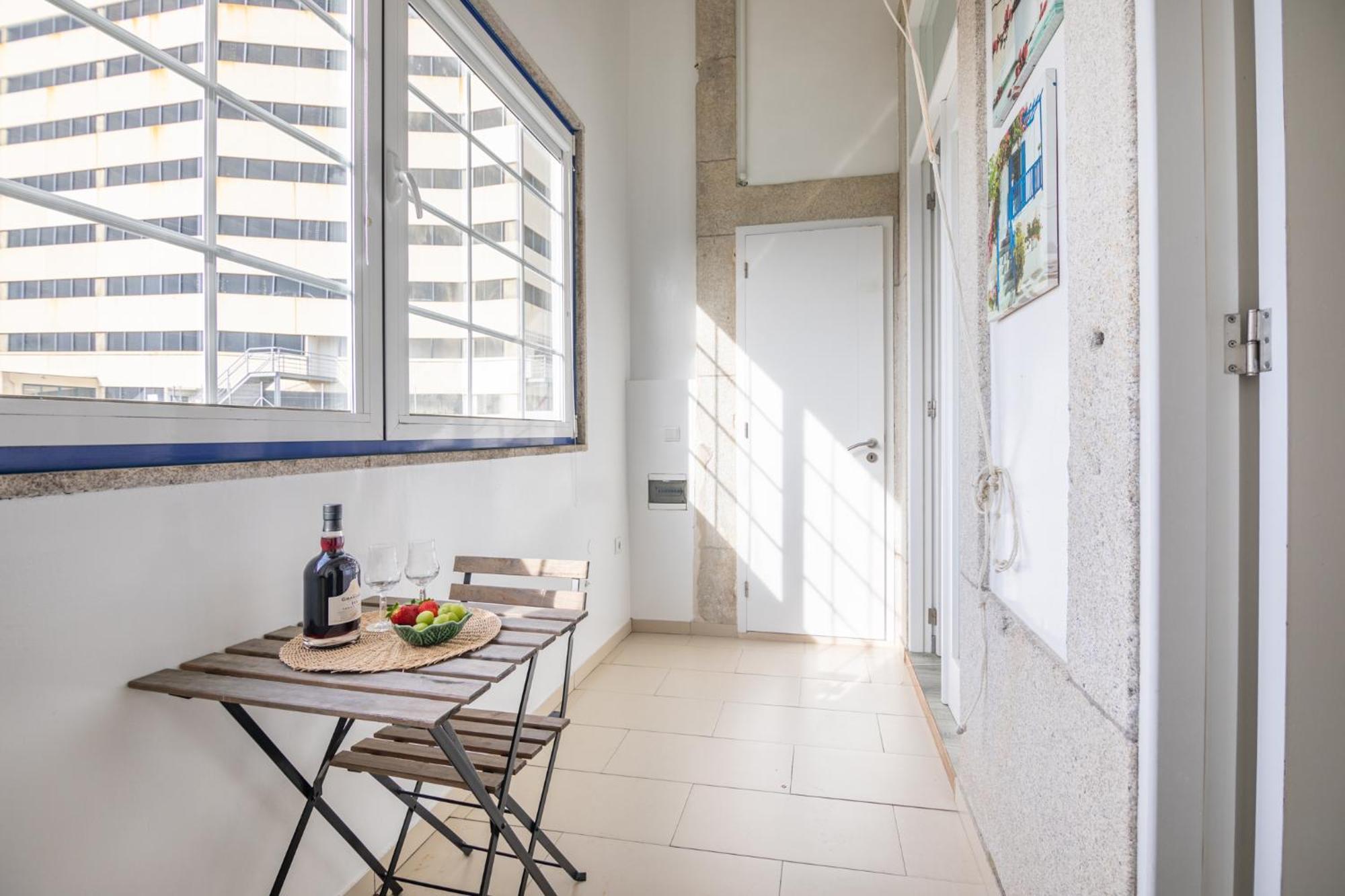 Deluxe Spacious Flats W Mezzanine By Host Wise Apartment Porto Ruang foto