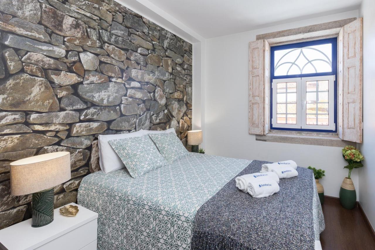Deluxe Spacious Flats W Mezzanine By Host Wise Apartment Porto Bagian luar foto